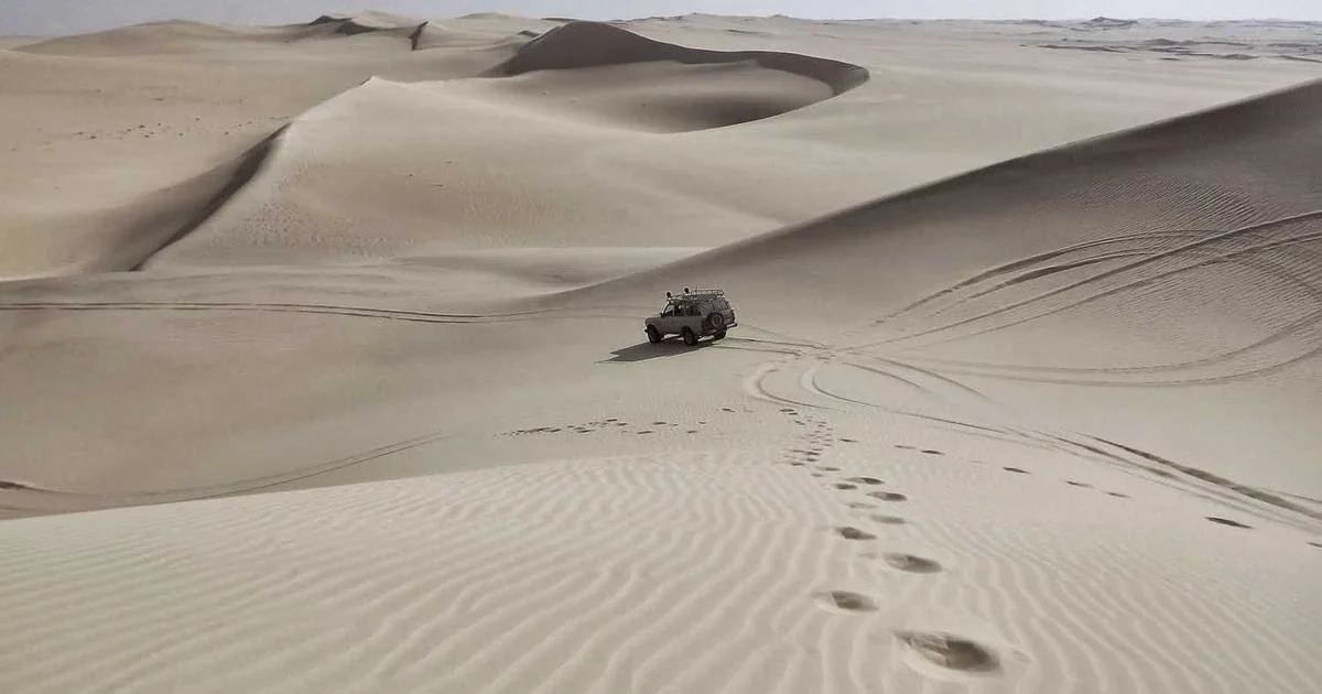 Monday.com CRM board showing sales pipeline stages