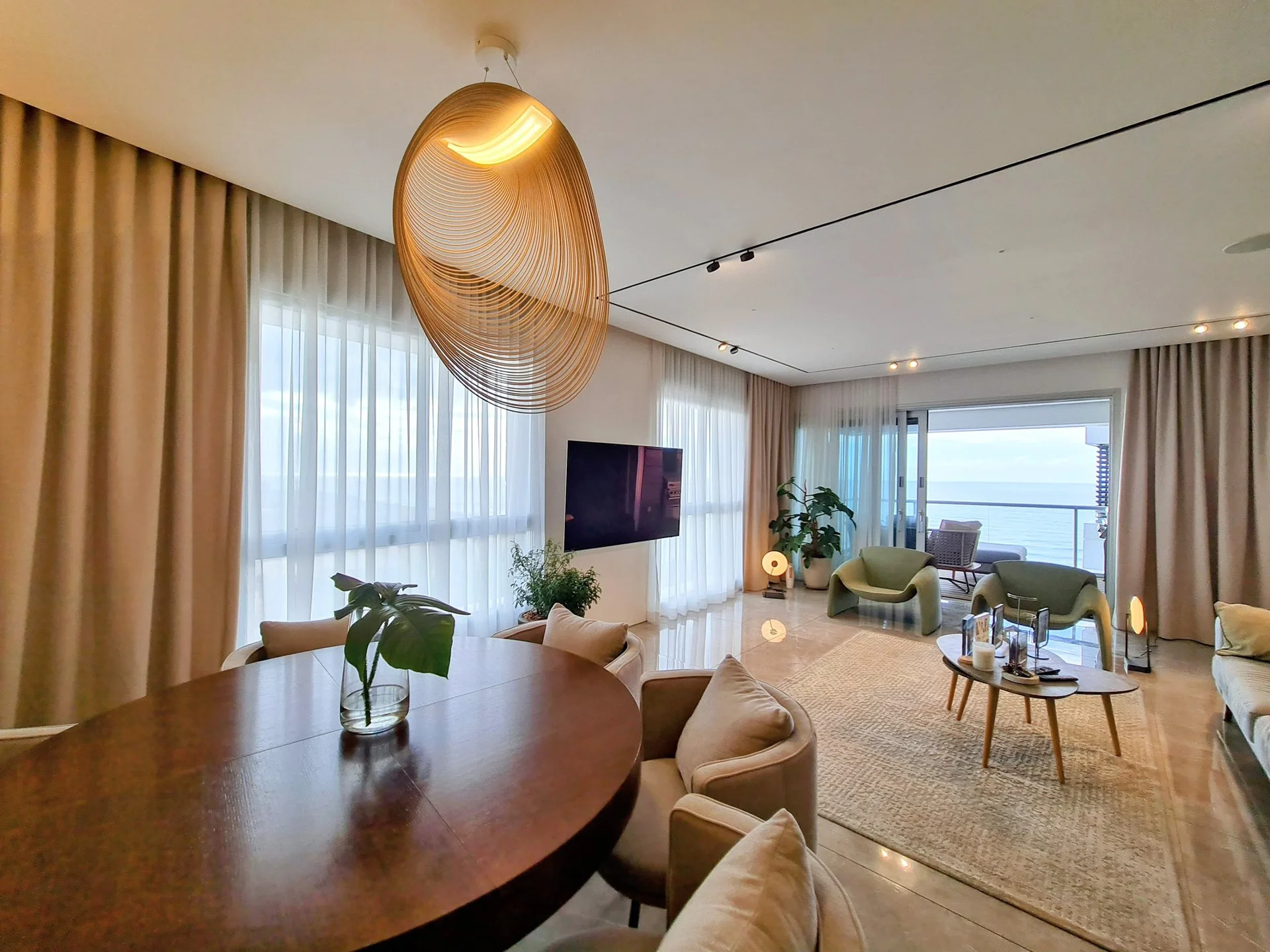 Lagoon Apartment