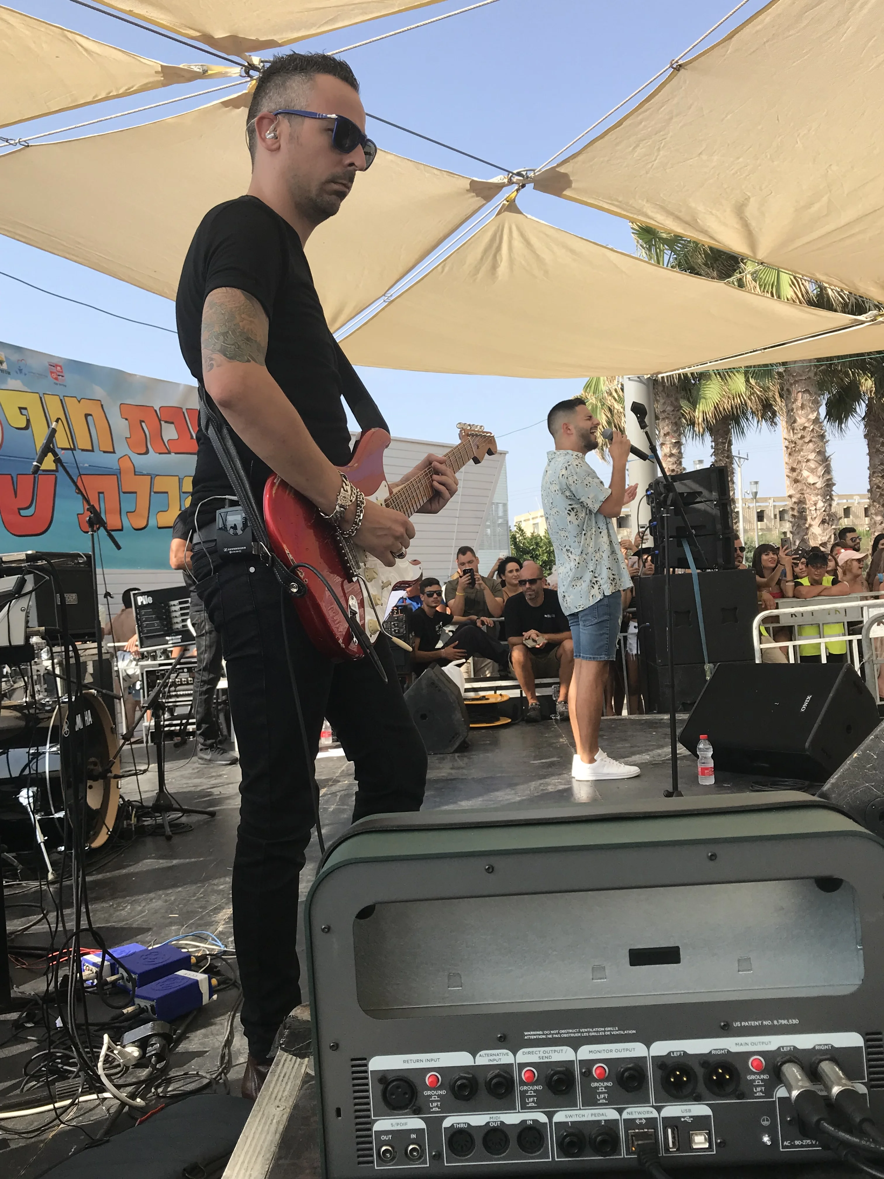 ניהול מוזיקלי וליווי אמנים