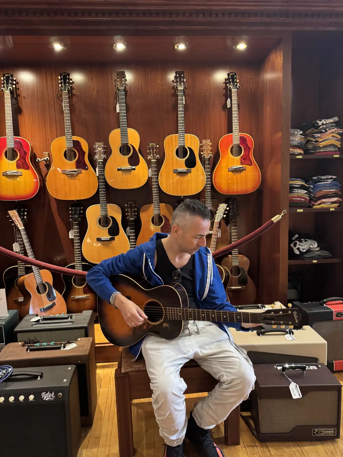 גיטרות אקוסטיות