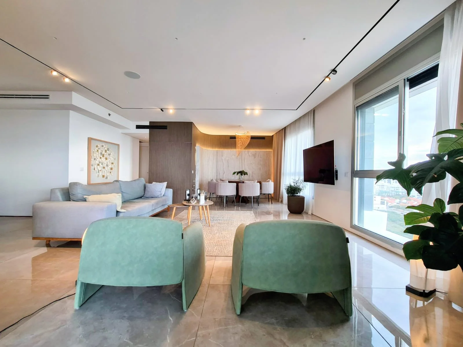 Lagoon Apartment